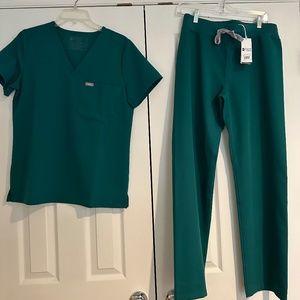 Figs scrubs: Hunter Green *limited edition color